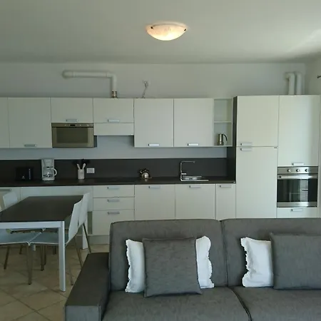 Lakecomoweb Apartment Perledo