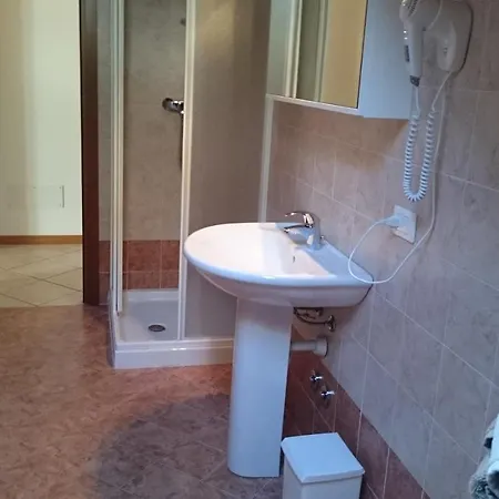 Lakecomoweb Apartment Perledo