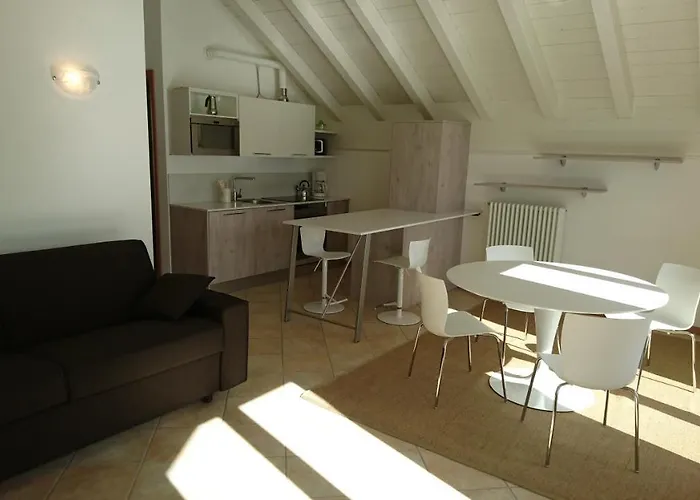 Lakecomoweb * Perledo