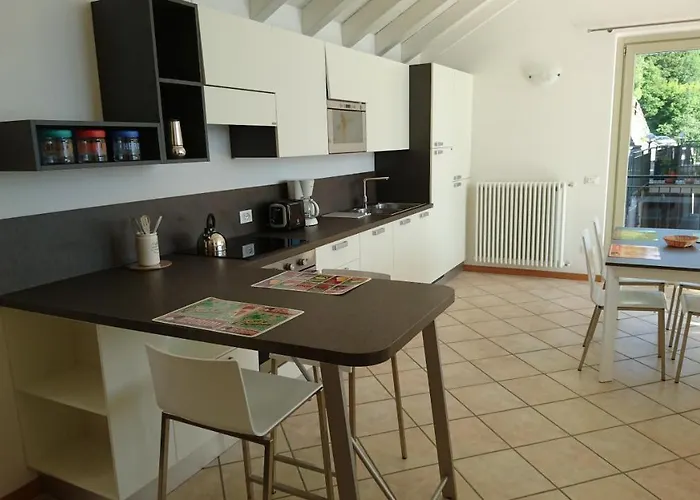 Lakecomoweb Appartement Perledo
